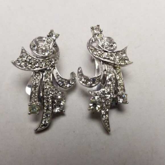 Vintage Ledo Rhinestone Clip On Earrings, Silver Tone 50s 60s Sparkle, Estate - Picture 7 of 7